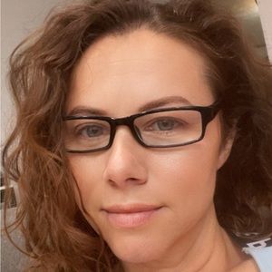 Meet your Posher, Becca